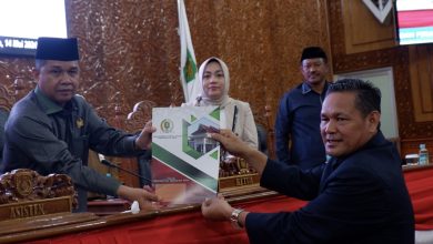 Rapat pemandangan Fraksi terkait dua Raperda usulan pemerintah