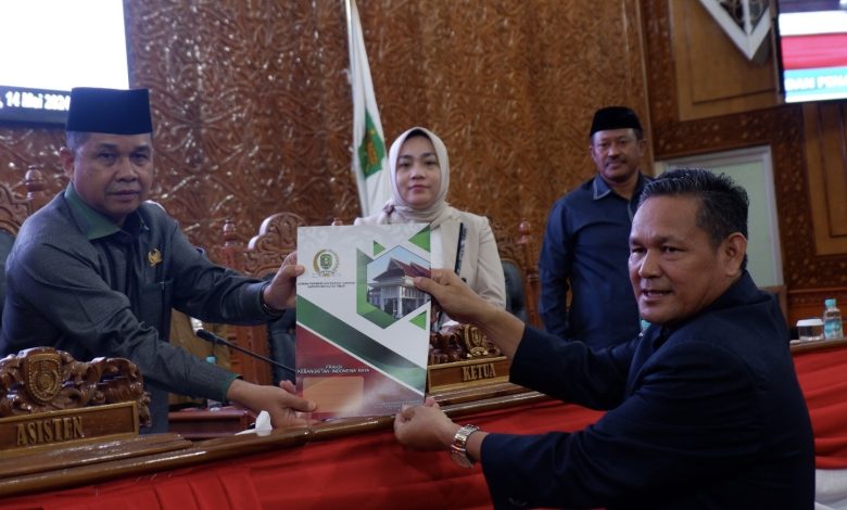 Rapat pemandangan Fraksi terkait dua Raperda usulan pemerintah