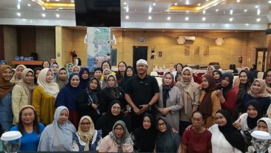 Legislator Kutim Arfan gandeng Dispar lakukan pelatian Fruit Carving (dok: deltamahakam)