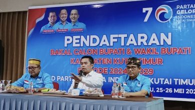 Mahyunadi kembalikan formulir pendaftaran bakal calon Wakil Bupati Kutai Timur (dok: ek)