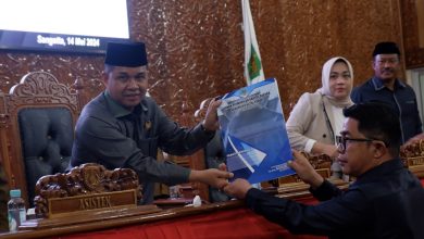 Rapat paripurna DPRD Kutim bahas dua raperda usulan pemerintah (dok: istimewa)