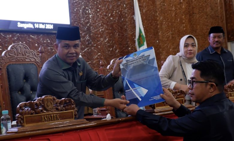 Rapat paripurna DPRD Kutim bahas dua raperda usulan pemerintah (dok: istimewa)