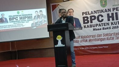 Anggota DPRD Kutim Faizal Rachman saat menghadiri pelantikan HIPMI (dok: deltamahakam)