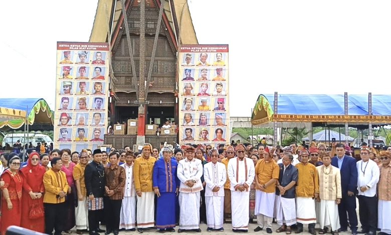 Bupati Kutim Ardiansyah Sulaiman hadiri pengukuhan pengurus IKAT (dok: deltamahakam)