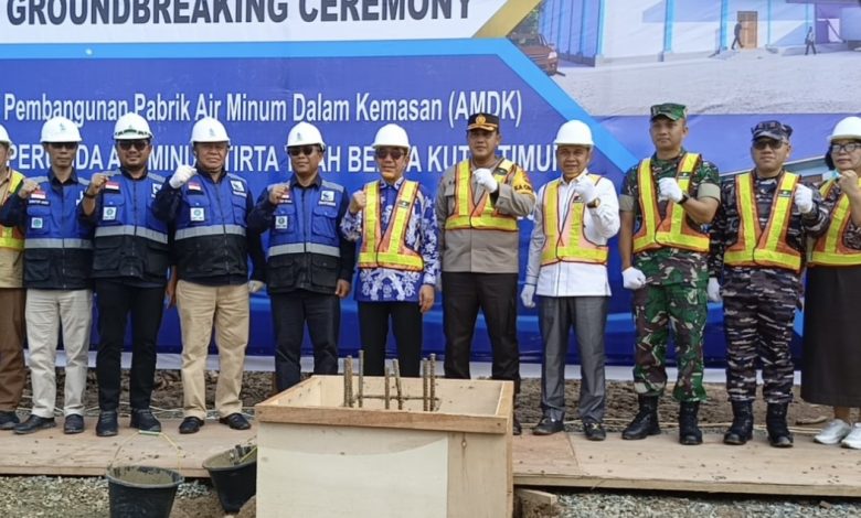 Peletakan batu pertama proyek pembangunan AMDK (deltamahakam)
