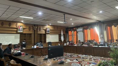 Legislator Kutim gelar RDP di Ruang rapat hearing Sekretariat DPRD pada Senin (10/6/2024) menyangkut sengketa lahan antara Kelompok Tani Bina Warga dengan PT. Indexim Coalindo (Dok: deltamahakam)