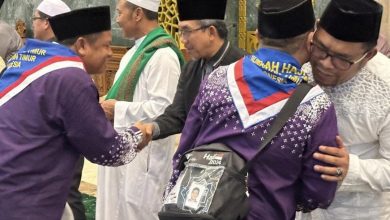 Bupati Kutim Ardiansyah Sulaiman Bersama Wabup Kasmidi Bulang Lepas Ratusan Calon Jemaah Haji, Harap Sampai di Tujuan Dengan Selamat