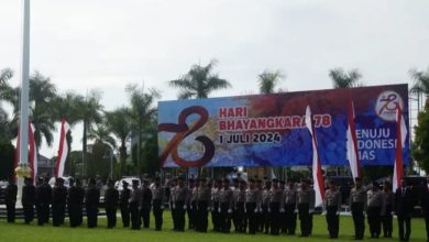 Apel Hari Bhayangkara ke-78 di Lapangan Kantor Bupati Kutim (ist)
