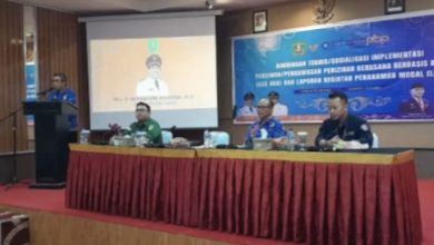 Bupati Kutim Ardiansyah Sulaiman saat menyambut peserta Bimbingan Teknis (Bimtek) OSS-RBA dan Laporan Kegiatan Penanaman Modal (dok: ist)