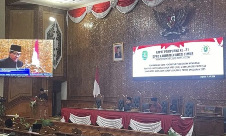 Bupati Kabupaten Kutai Timur (Kutim), Ardiansyah Sulaiman hadiri Rapat Paripurna ke-31 tahun sidang III masa persidangan 2023/2024